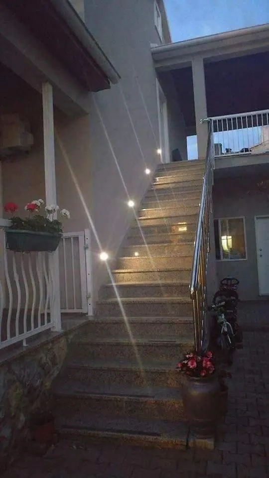 Apartments Strkalj ビビニェ ゲストハウス