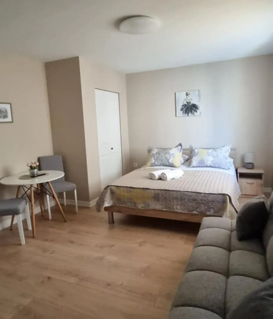 ゲストハウス Apartments Strkalj ビビニェ クロアチア