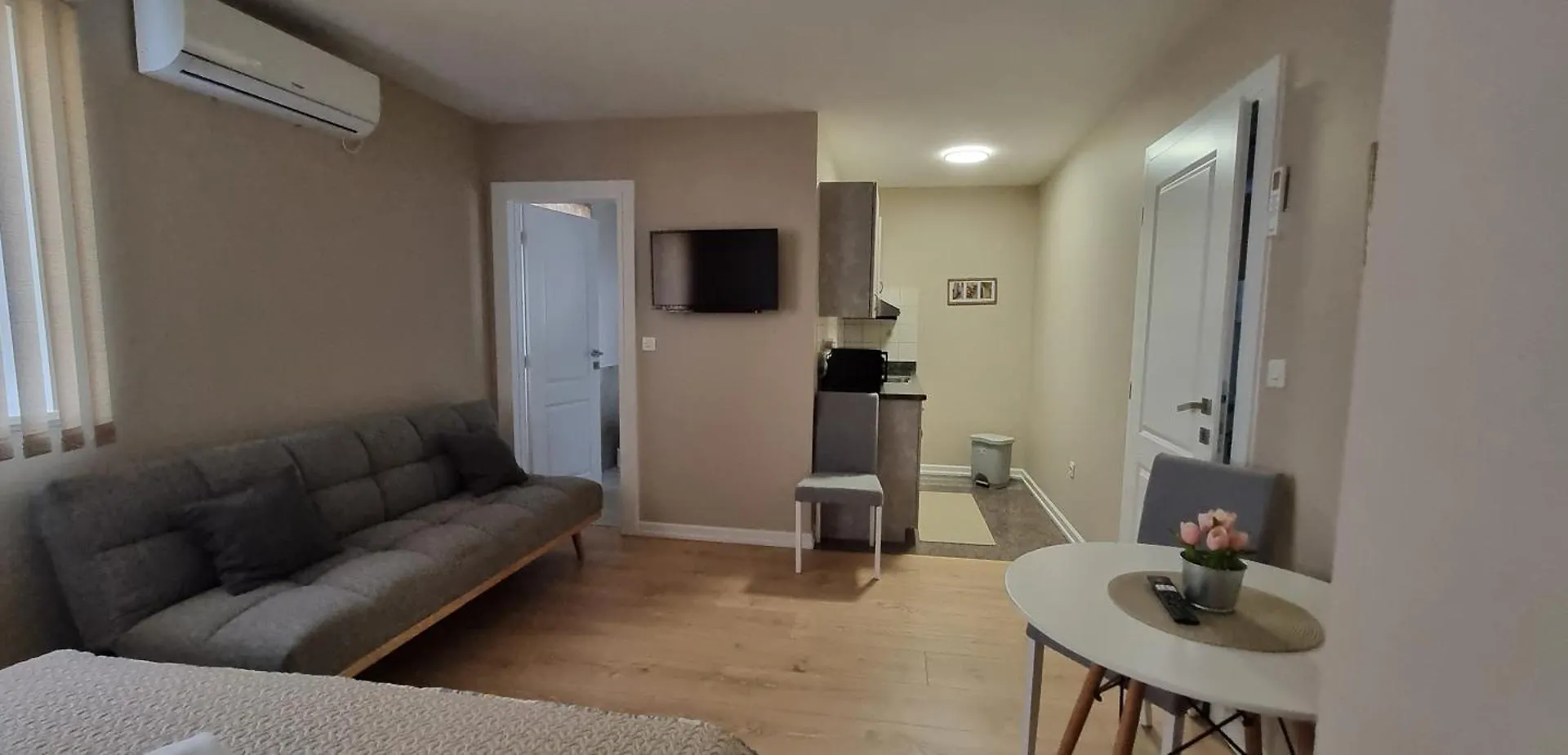 ゲストハウス Apartments Strkalj ビビニェ