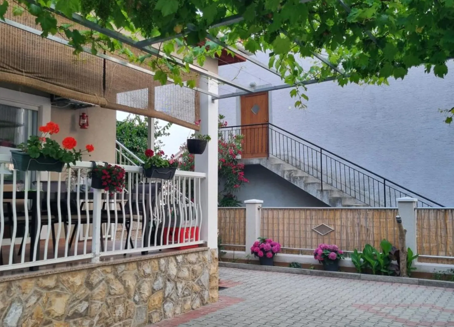 Apartments Strkalj ビビニェ